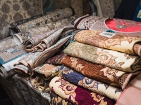 Стоит один раз прикоснуться к шелковому персидскому ковру, чтобы почувствовать непревзойденное качество и даже характер!